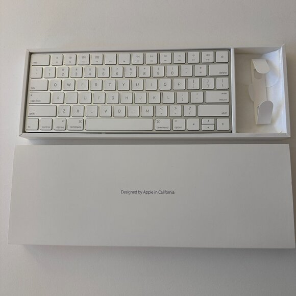 Apple Keyboard - Picture 5 of 8